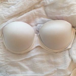 White strapless bra